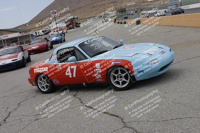 media/Jun-01-2025-CalClub SCCA (Sun) [[eae223c5dd]]/Around pit/